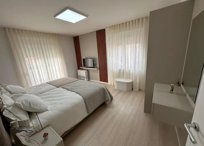 Cosy Staycation Appartamento Tirana